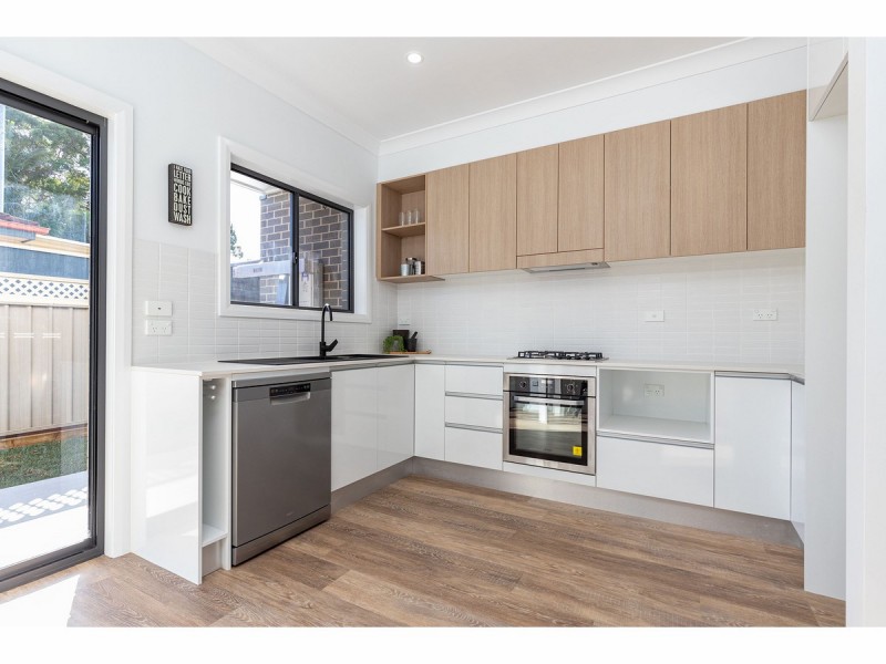 2/84 Macintosh Street, Forster NSW 2428