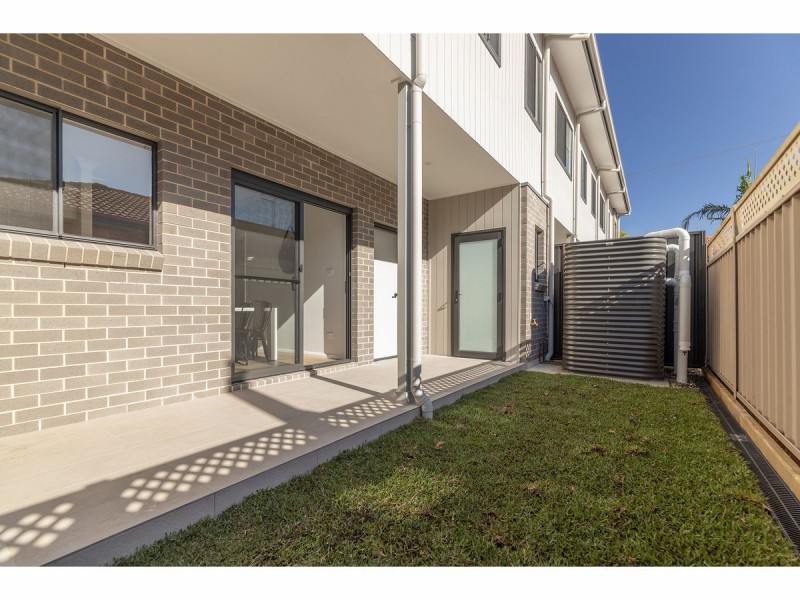 2/84 Macintosh Street, Forster NSW 2428