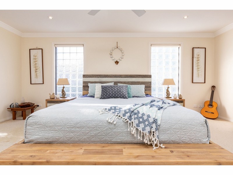 5 Gordon Crescent, Smiths Lake NSW 2428