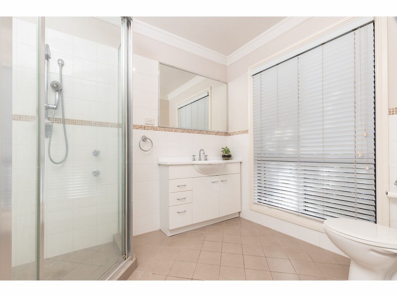 5 Gordon Crescent, Smiths Lake NSW 2428