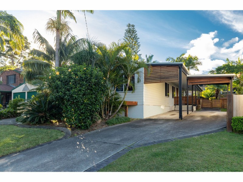 24 Saltwater Crescent, Diamond Beach NSW 2430