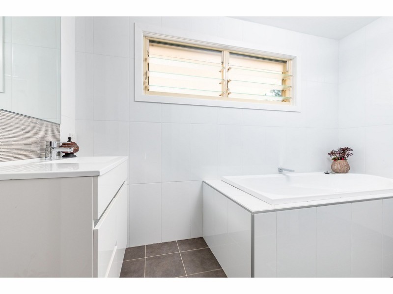 3 Majestic Place, Diamond Beach NSW 2430