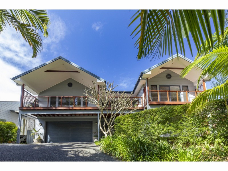 24 Lyn Crescent, Smiths Lake NSW 2428