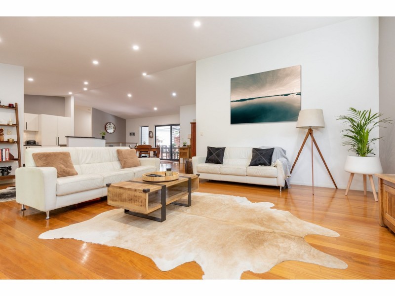 24 Lyn Crescent, Smiths Lake NSW 2428