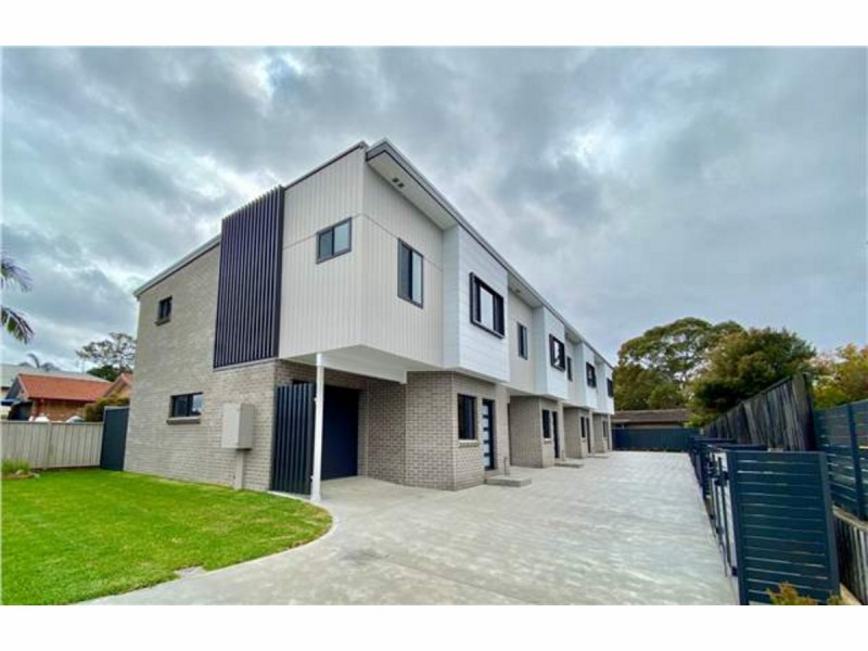 1/84 Macintosh Street, Forster NSW 2428