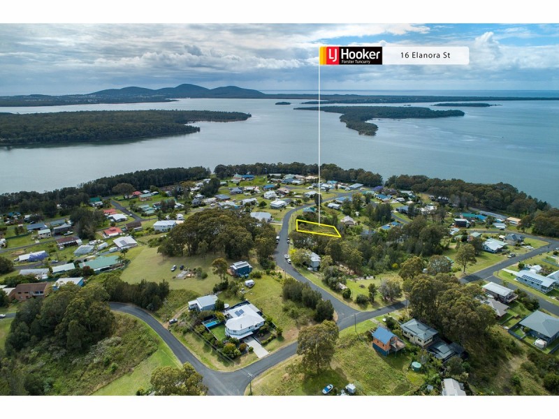16 Elanora Street, Coomba Park NSW 2428