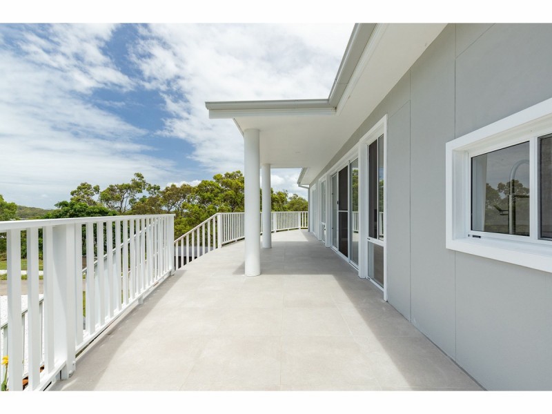 5 Bombora Place, Hallidays Point NSW 2430