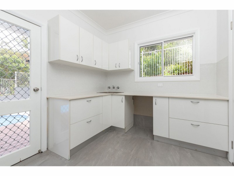 5 Bombora Place, Hallidays Point NSW 2430