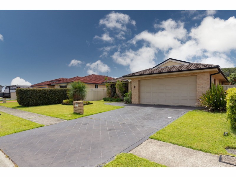 44 Wamara Crescent, Forster NSW 2428
