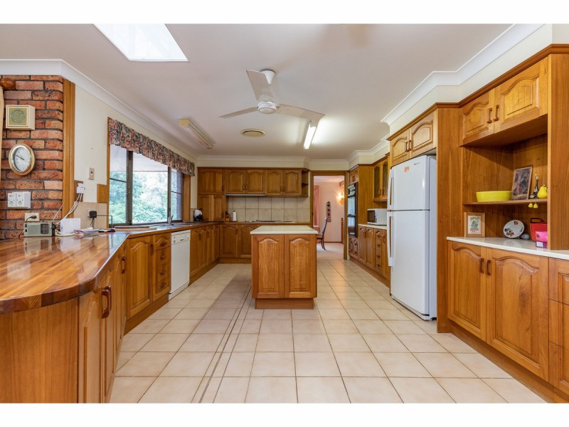 4 Homestead Heights, Hallidays Point NSW 2430