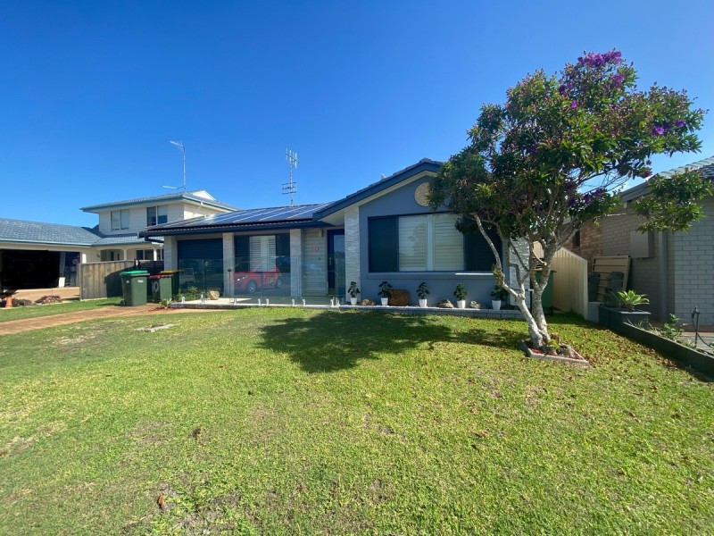 10 Wyuna Place, Forster NSW 2428