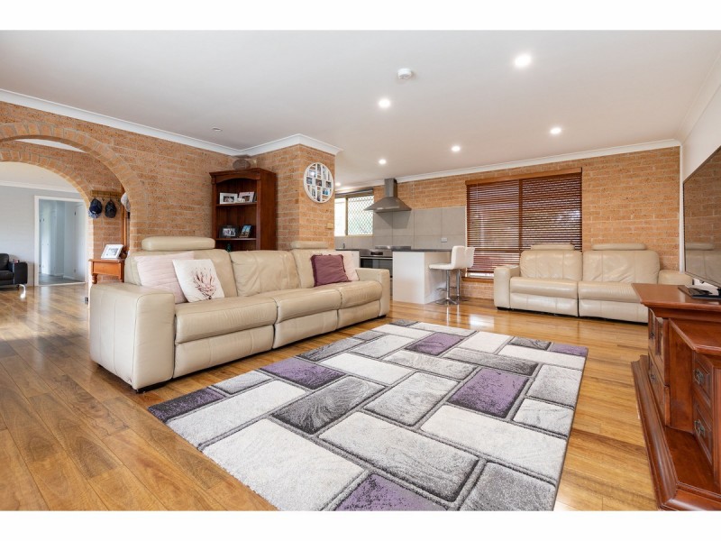 1 Bernborough Close, Tuncurry NSW 2428