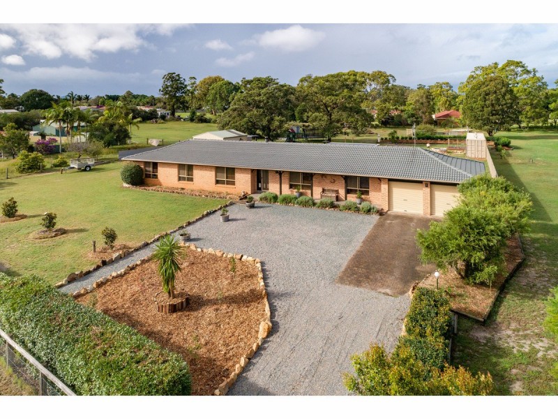 1 Bernborough Close, Tuncurry NSW 2428