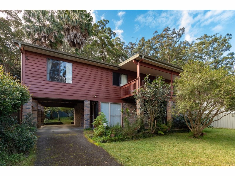 17 Windsor Street, Tarbuck Bay NSW 2428