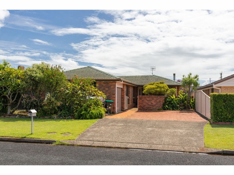 15 Blundell Avenue, Forster NSW 2428