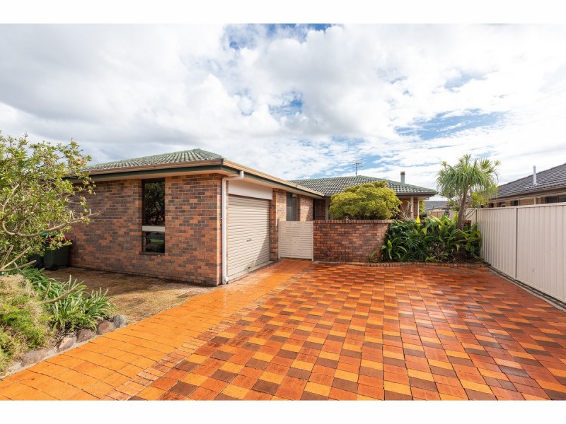 15 Blundell Avenue, Forster NSW 2428