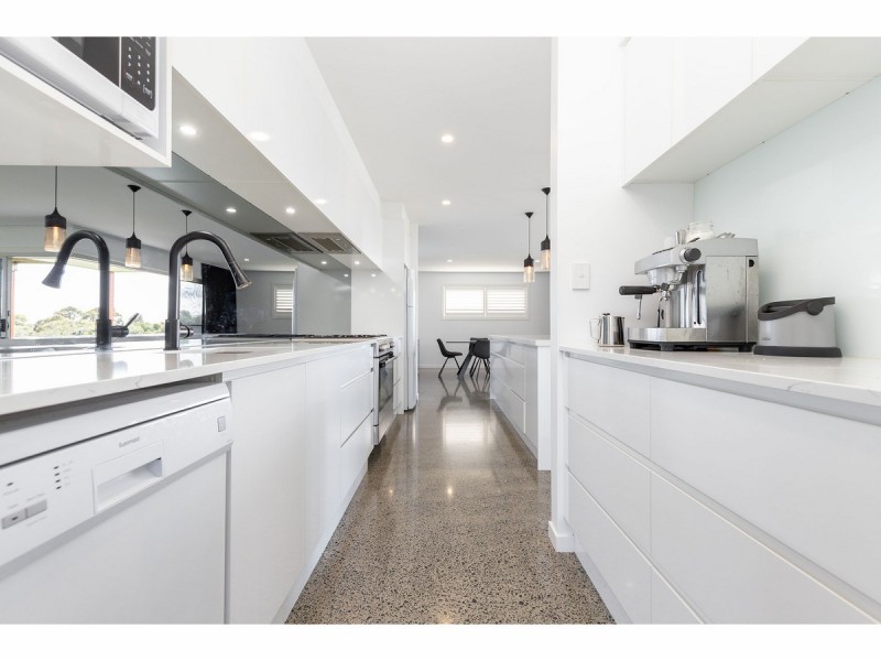 43 Scarborough Circuit, Red Head NSW 2430