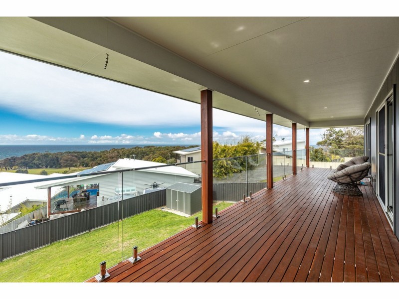 43 Scarborough Circuit, Red Head NSW 2430