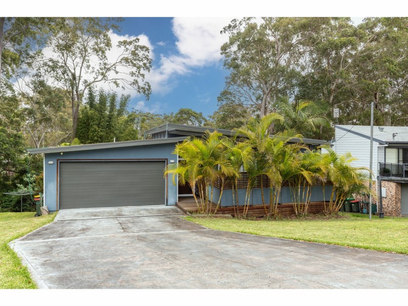 8 Second Ridge Road, Smiths Lake NSW 2428