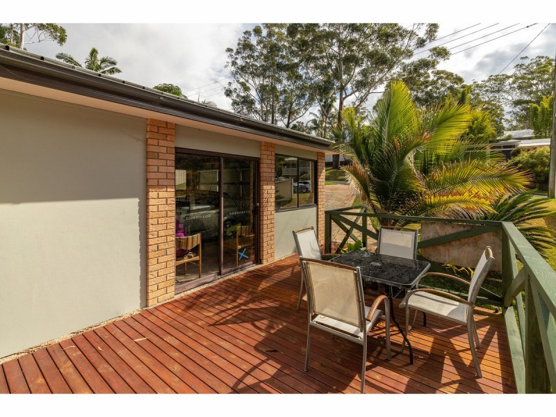 4 Charles Street, Smiths Lake NSW 2428