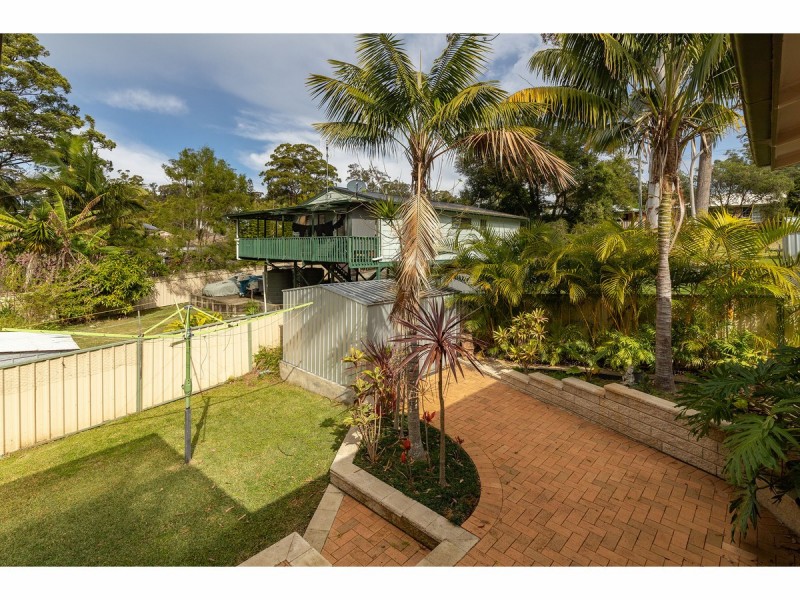 4 Charles Street, Smiths Lake NSW 2428