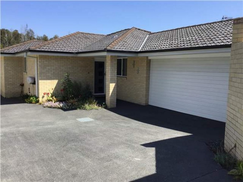2/4 Caryota Place, Forster NSW 2428