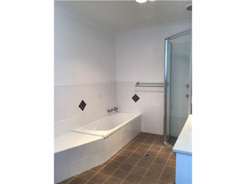 2/4 Caryota Place, Forster NSW 2428