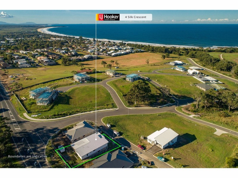 4 Silk Crescent, Diamond Beach NSW 2430