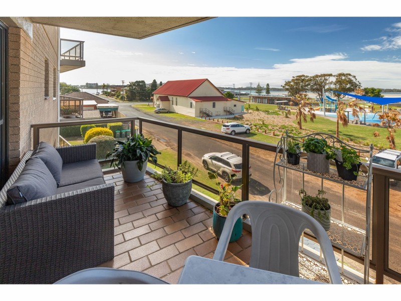 21/2-6 Taree Street, Tuncurry NSW 2428