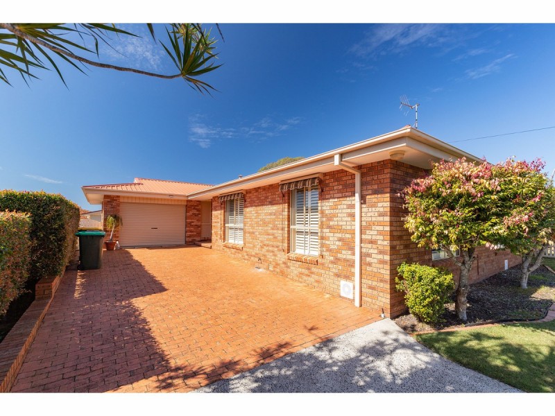 10 Hawaii Avenue, Forster NSW 2428