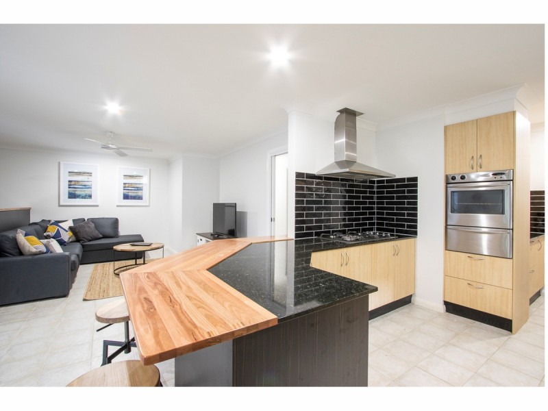 3 Karen Place, Smiths Lake NSW 2428