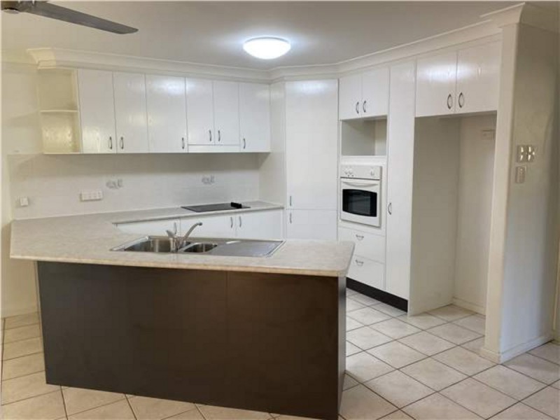 2/18 Robur Court, Tuncurry NSW 2428
