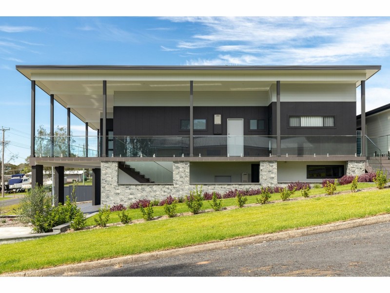 13 Warralong Street, Coomba Park NSW 2428