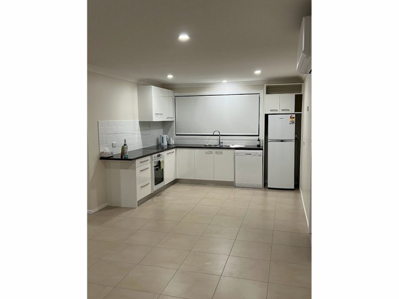 2/23 Robert Street, Forster NSW 2428