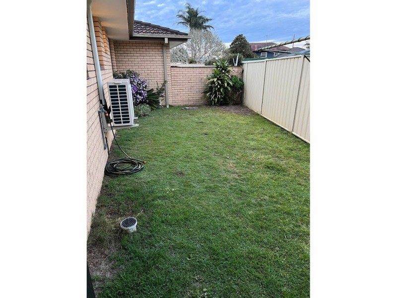 2/23 Robert Street, Forster NSW 2428