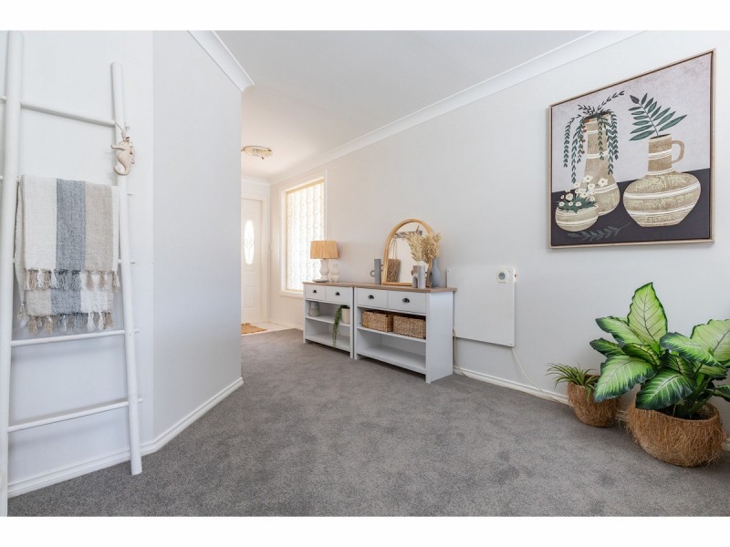 2/3 Paruna Court, Forster NSW 2428