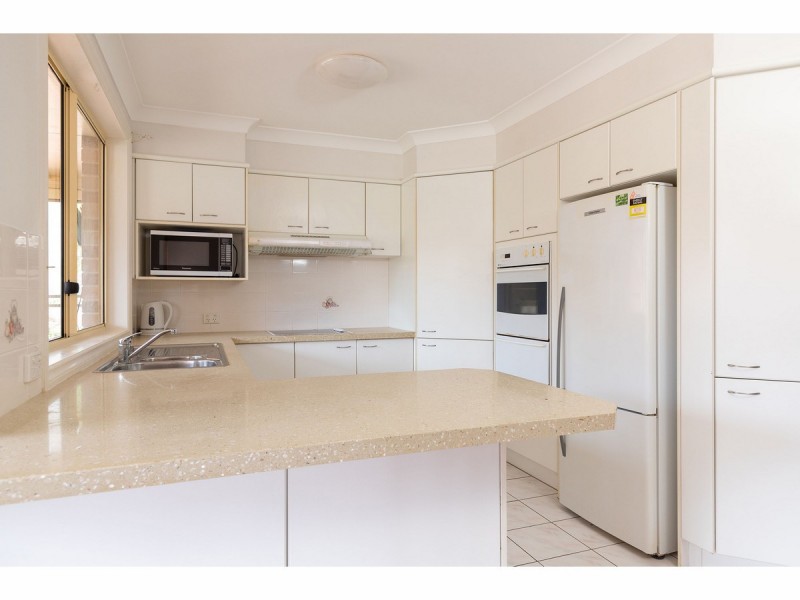 2/3 Paruna Court, Forster NSW 2428