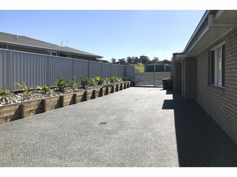 9 Hillside Terrace, Black Head NSW 2430