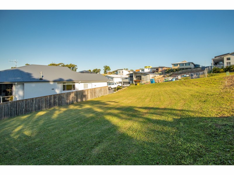 4 Maslin Close, Red Head NSW 2430