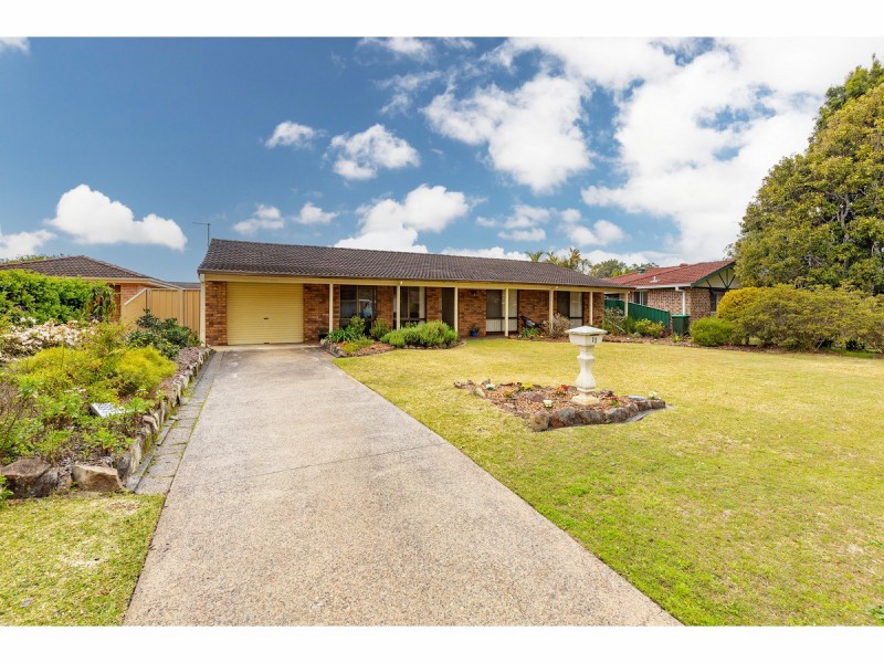 11 Eden Place, Tuncurry NSW 2428