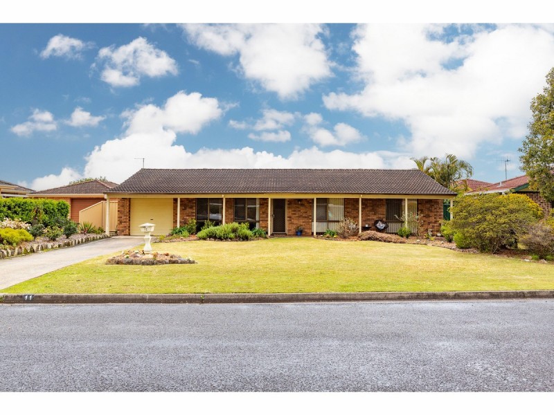 11 Eden Place, Tuncurry NSW 2428