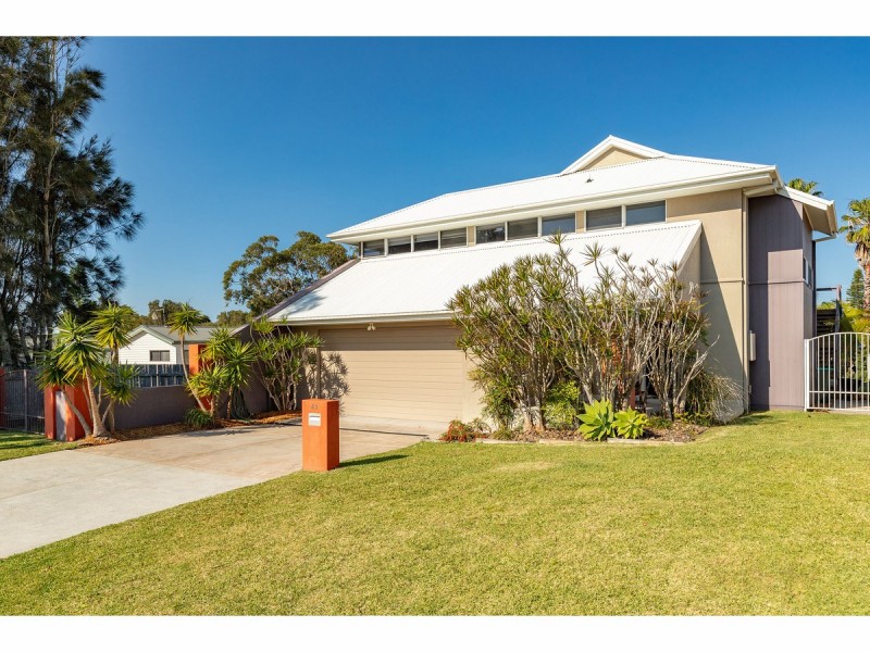 49 Anniversary Drive, Diamond Beach NSW 2430