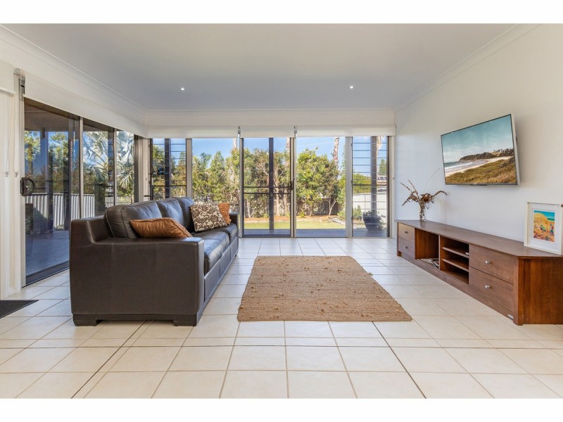 49 Anniversary Drive, Diamond Beach NSW 2430