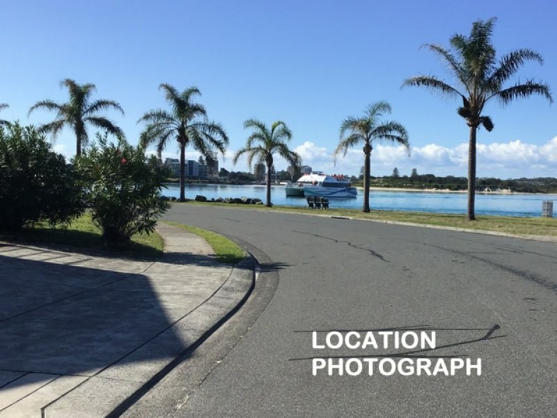 2/5 Palm Street, Tuncurry NSW 2428