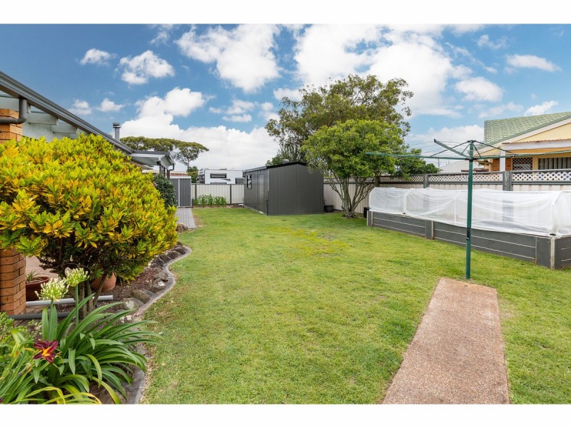 12 Flora Parade, Tuncurry NSW 2428
