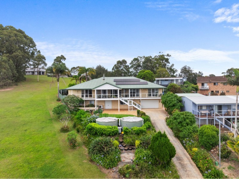 13 Illawarra Crescent, Coomba Park NSW 2428