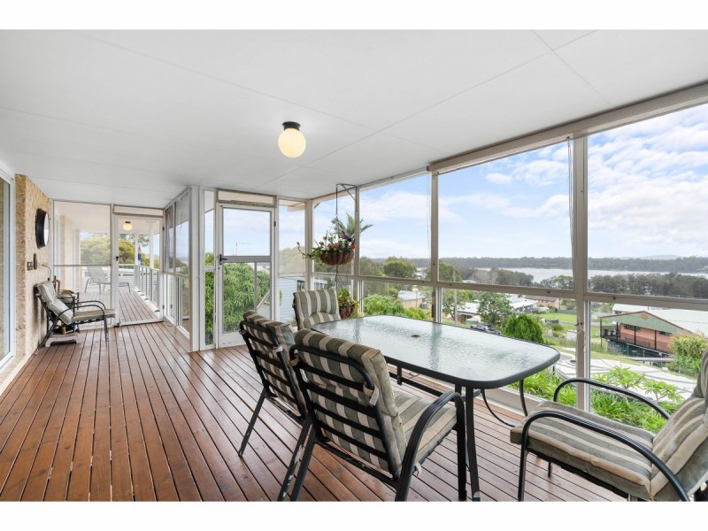13 Illawarra Crescent, Coomba Park NSW 2428