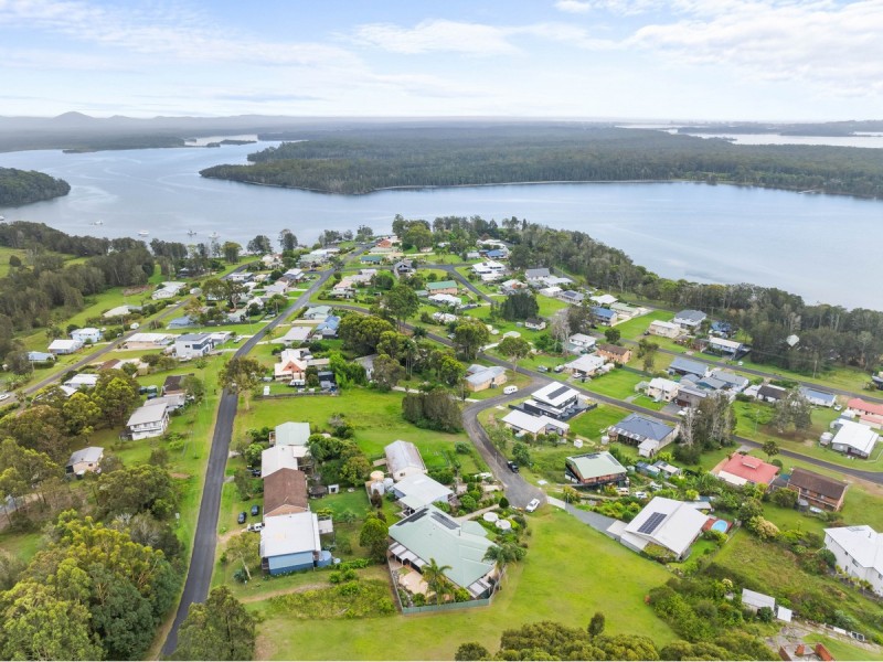 13 Illawarra Crescent, Coomba Park NSW 2428