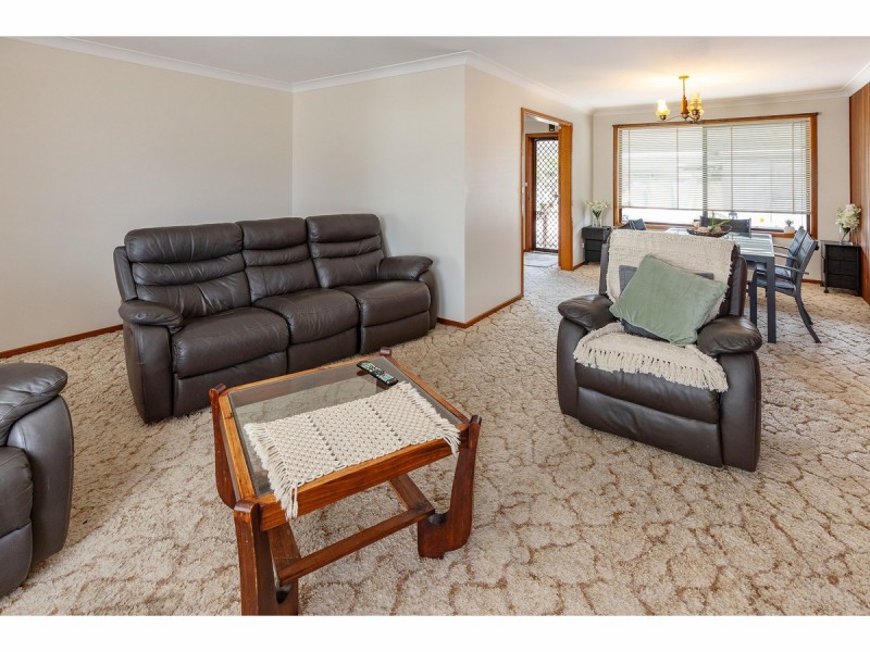 8 De Lore Crescent, Tuncurry NSW 2428