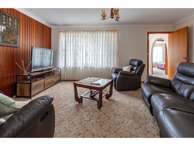 8 De Lore Crescent, Tuncurry NSW 2428